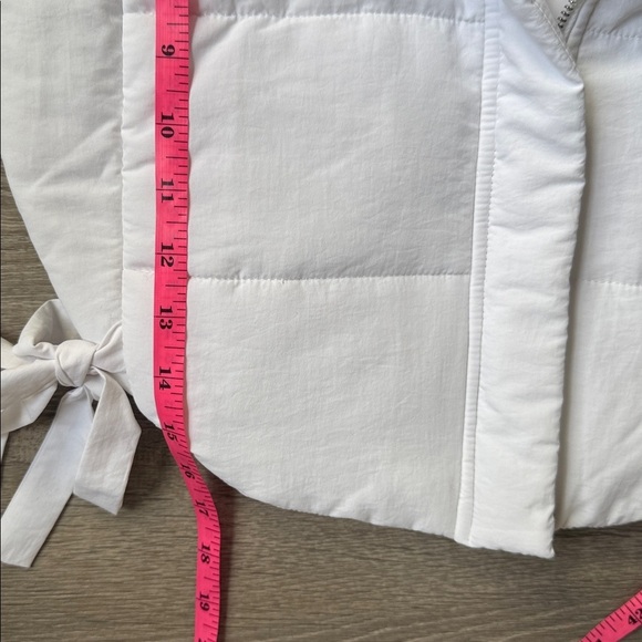 NEW anthropologie cropped puffer vest white Onesize - Picture 8 of 9